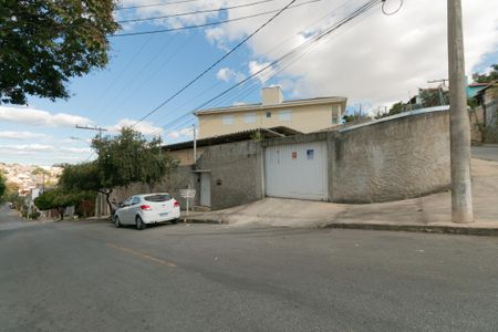 Casa à venda com 203m², 3 quartos e 4 vagasFachada