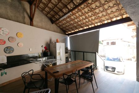 Casa à venda com 203m², 3 quartos e 4 vagasÁrea Externa