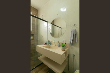 Casa à venda com 203m², 3 quartos e 4 vagasBanheiro 