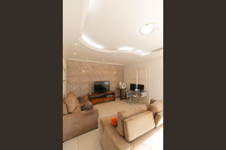 Casa à venda com 203m², 3 quartos e 4 vagasSala