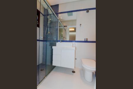 Casa à venda com 281m², 3 quartos e 4 vagas Casa à venda com 281m², 3 quartos e 4 vagasBanheiro da Suíte 2