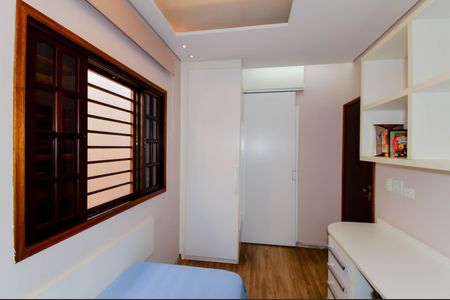 Casa à venda com 281m², 3 quartos e 4 vagas Casa à venda com 281m², 3 quartos e 4 vagasSuíte 2