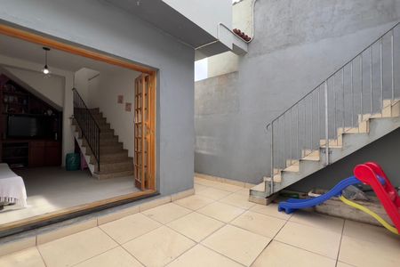 Casa à venda com 146m², 3 quartos e 2 vagas Casa à venda com 146m², 3 quartos e 2 vagasÁrea externa