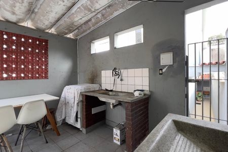 Casa à venda com 146m², 3 quartos e 2 vagas Casa à venda com 146m², 3 quartos e 2 vagasÁrea externa