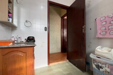 Casa à venda com 146m², 3 quartos e 2 vagas Casa à venda com 146m², 3 quartos e 2 vagasBanheiro 1