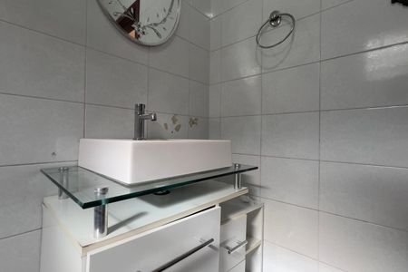 Casa à venda com 146m², 3 quartos e 2 vagas Casa à venda com 146m², 3 quartos e 2 vagasBanheiro de Serviço