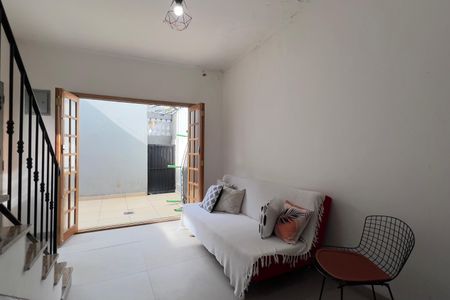 Casa à venda com 146m², 3 quartos e 2 vagas Casa à venda com 146m², 3 quartos e 2 vagasSala