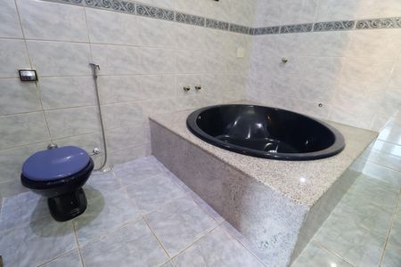 Casa para alugar com 242m², 4 quartos e 2 vagasBanheiro da Suíte 3