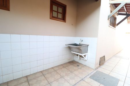 Casa para alugar com 242m², 4 quartos e 2 vagasÁrea de Serviço