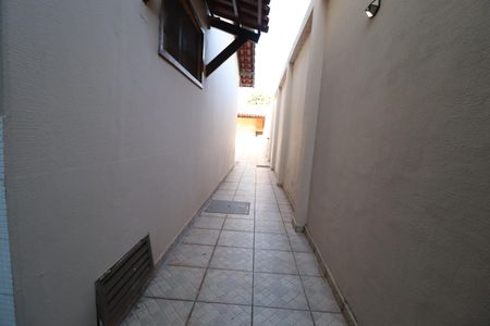 Casa para alugar com 242m², 4 quartos e 2 vagasCorredor