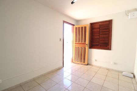 Casa para alugar com 242m², 4 quartos e 2 vagasQuarto 4