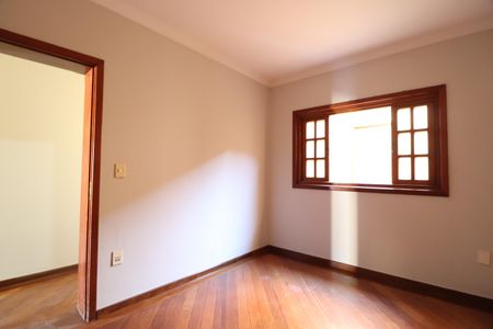 Casa para alugar com 242m², 4 quartos e 2 vagasQuarto 1