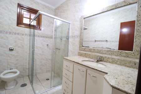 Casa para alugar com 242m², 4 quartos e 2 vagasBanheiro Social