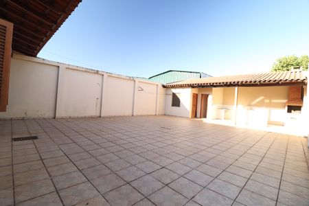 Casa para alugar com 242m², 4 quartos e 2 vagasÁrea comum