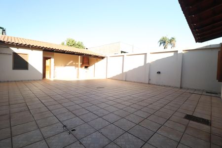 Casa para alugar com 242m², 4 quartos e 2 vagasÁrea comum