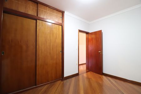 Casa para alugar com 242m², 4 quartos e 2 vagasQuarto 2