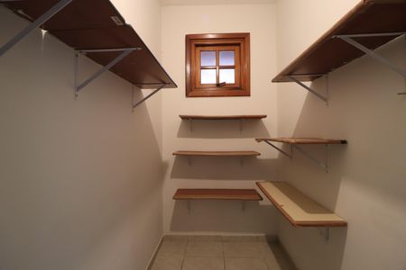 Casa para alugar com 242m², 4 quartos e 2 vagasCozinha - Dispensa