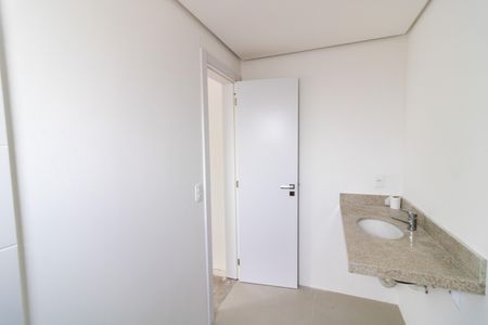 Apartamento à venda com 75m², 2 quartos e 2 vagas Apartamento à venda com 75m², 2 quartos e 2 vagasBanheiro da Suíte