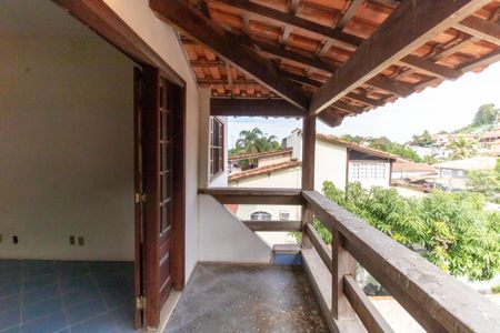 Casa à venda com 360m², 6 quartos e 4 vagasVaranda
