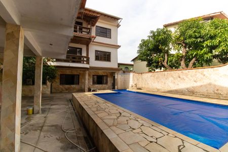 Casa à venda com 360m², 6 quartos e 4 vagasÁrea externa