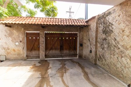 Casa à venda com 360m², 6 quartos e 4 vagasÁrea externa