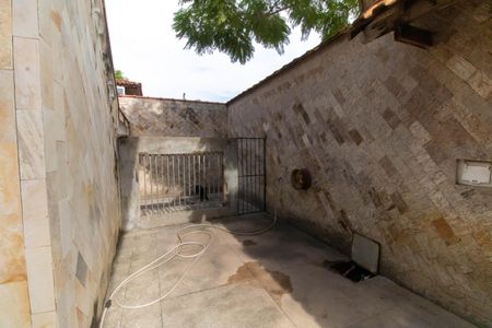 Casa à venda com 360m², 6 quartos e 4 vagasÁrea externa