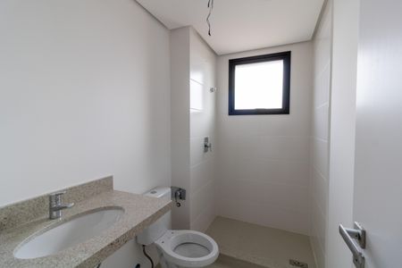 Apartamento à venda com 70m², 2 quartos e 2 vagas Apartamento à venda com 70m², 2 quartos e 2 vagasBanheiro da Suíte