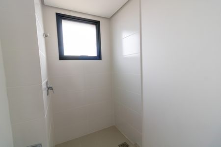 Apartamento à venda com 70m², 2 quartos e 2 vagas Apartamento à venda com 70m², 2 quartos e 2 vagasBanheiro da Suíte