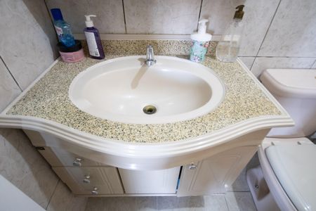 Apartamento à venda com 57m², 2 quartos e 1 vaga Apartamento à venda com 57m², 2 quartos e 1 vagaBanheiro