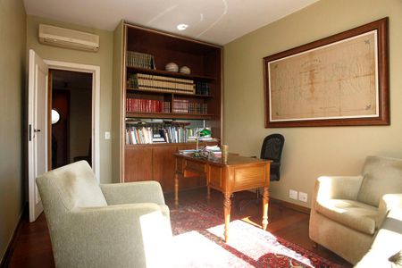 Apartamento à venda com 568m², 4 quartos e 2 vagasOffice