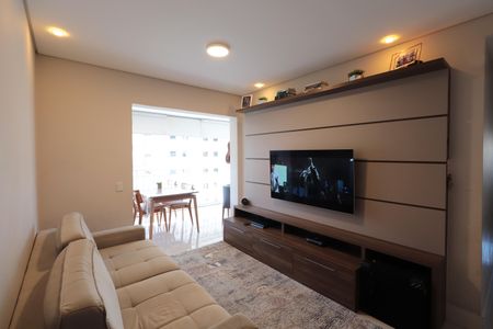 Apartamento à venda com 74m², 2 quartos e 1 vagaSala