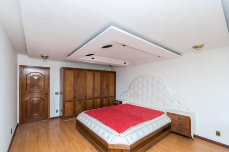 Casa à venda com 500m², 4 quartos e 3 vagasSuíte 2