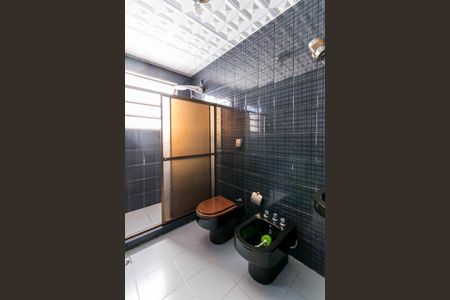 Casa à venda com 500m², 4 quartos e 3 vagasBanheiro da Suíte 2