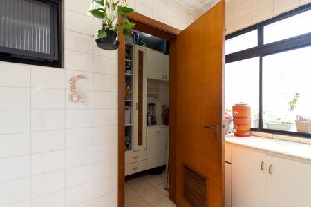 Apartamento à venda com 93m², 3 quartos e 2 vagas Apartamento à venda com 93m², 3 quartos e 2 vagasÁrea de Serviço