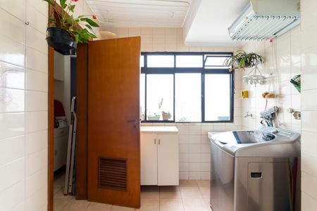 Apartamento à venda com 93m², 3 quartos e 2 vagas Apartamento à venda com 93m², 3 quartos e 2 vagasÁrea de Serviço