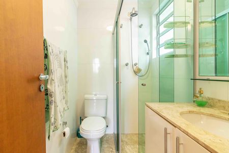 Casa à venda com 143m², 3 quartos e 4 vagas Casa à venda com 143m², 3 quartos e 4 vagasSuíte 01 Banheiro