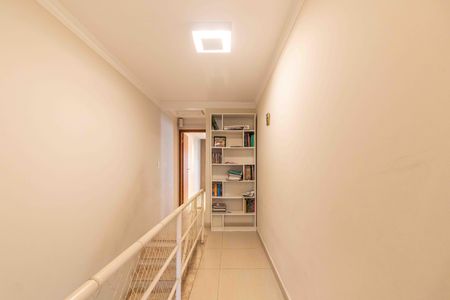 Casa à venda com 143m², 3 quartos e 4 vagas Casa à venda com 143m², 3 quartos e 4 vagasCorredor