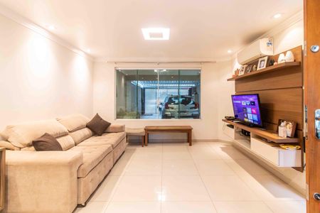 Casa à venda com 143m², 3 quartos e 4 vagas Casa à venda com 143m², 3 quartos e 4 vagasSala