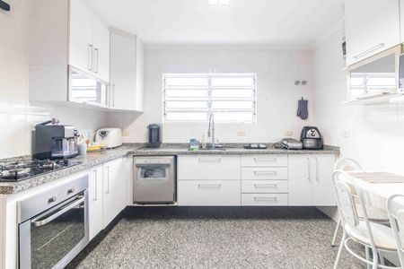 Casa à venda com 143m², 3 quartos e 4 vagas Casa à venda com 143m², 3 quartos e 4 vagasCozinha