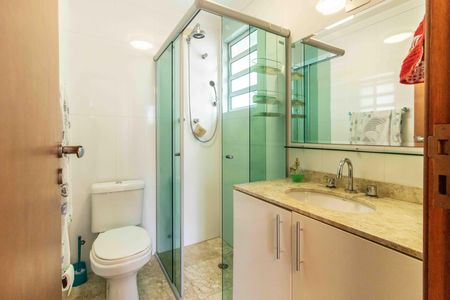 Casa à venda com 143m², 3 quartos e 4 vagas Casa à venda com 143m², 3 quartos e 4 vagasSuíte 01 Banheiro