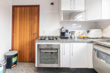 Casa à venda com 143m², 3 quartos e 4 vagas Casa à venda com 143m², 3 quartos e 4 vagasCozinha