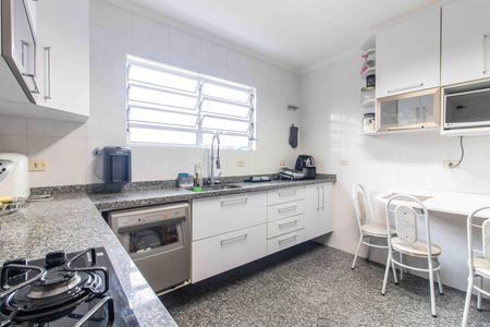 Casa à venda com 143m², 3 quartos e 4 vagas Casa à venda com 143m², 3 quartos e 4 vagasCozinha