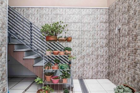 Casa à venda com 143m², 3 quartos e 4 vagas Casa à venda com 143m², 3 quartos e 4 vagasQuintal