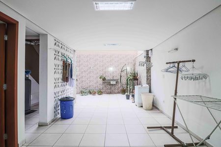 Casa à venda com 143m², 3 quartos e 4 vagas Casa à venda com 143m², 3 quartos e 4 vagasÁrea comum