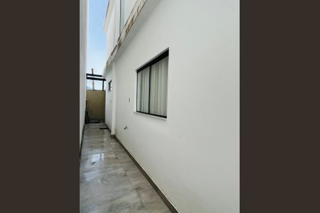Casa de condomínio à venda com 250m², 3 quartos e 3 vagas