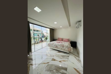 Casa de Condomínio para alugar com 3 quartos, 250m² em Taquara, Rio de Janeiro