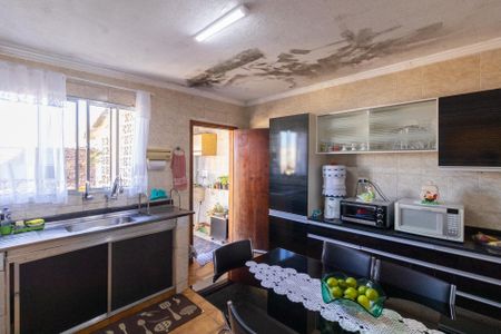 Casa à venda com 311m², 4 quartos e sem vaga Casa à venda com 311m², 4 quartos e sem vagaCasa 1 Cozinha