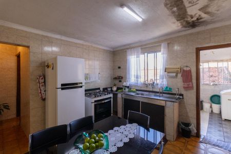 Casa à venda com 311m², 4 quartos e sem vaga Casa à venda com 311m², 4 quartos e sem vagaCasa 1 Cozinha