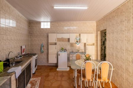 Casa à venda com 311m², 4 quartos e sem vaga Casa à venda com 311m², 4 quartos e sem vagaCasa 2 Cozinha