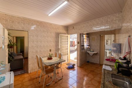 Casa à venda com 311m², 4 quartos e sem vaga Casa à venda com 311m², 4 quartos e sem vagaCasa 2 Cozinha